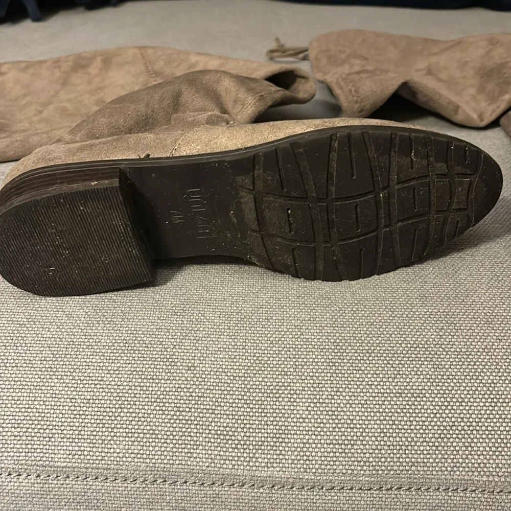 Unisa taupe over the knee stays suede boots. Worn once! - Picture 4 of 6